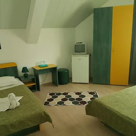 House 2 Guest house *
