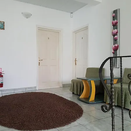 Casa de hóspedes House 2